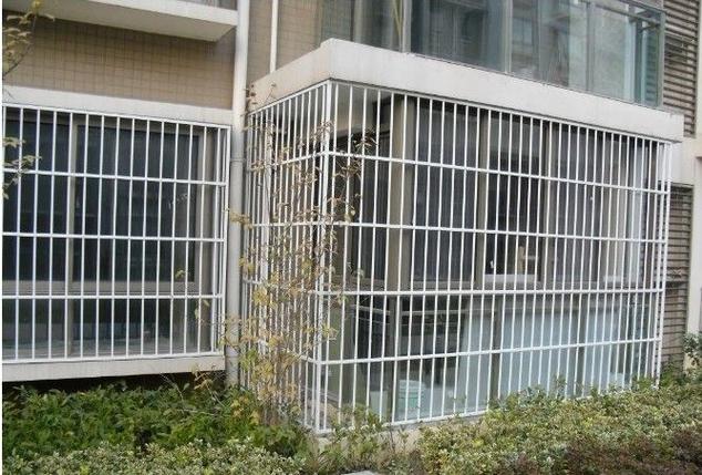 合肥阳台防盗窗不锈钢彩钢锌合金防盗门窗产品图片,合肥阳台防盗窗